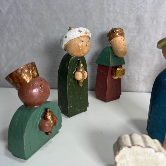 Wooden Nativity Set 9 Piece Figurines Shepherd Angel Jesus Rustic hand painted - Picture 5 of 12